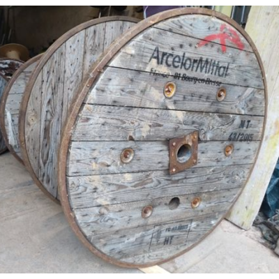 Kabelhaspel Ø 150 x hoogte 80 cm met metalen omsnoering