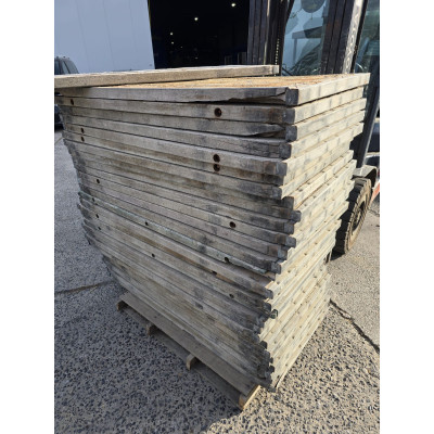 steenschotten lariks-douglas 140 x 80 x 5 cm.
